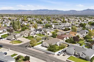 6104 W Castle Park Ln, West Jordan, UT 84084 - Photo 31