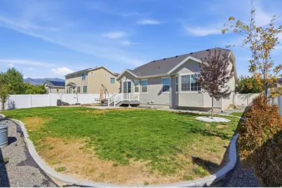 1422 E Lowe Peak Dr, Eagle Mountain, UT 84005 - Photo 31
