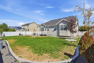 1422 E Lowe Peak Dr, Eagle Mountain, UT 84005 - Photo 31