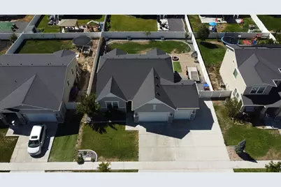 1422 E Lowe Peak Dr, Eagle Mountain, UT 84005 - Photo 35
