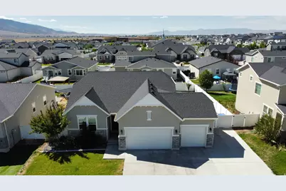 1422 E Lowe Peak Dr, Eagle Mountain, UT 84005 - Photo 33