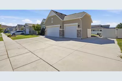 1422 E Lowe Peak Dr, Eagle Mountain, UT 84005 - Photo 3