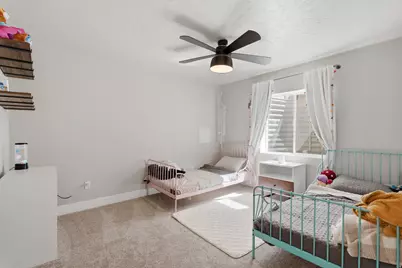 1422 E Lowe Peak Dr, Eagle Mountain, UT 84005 - Photo 25