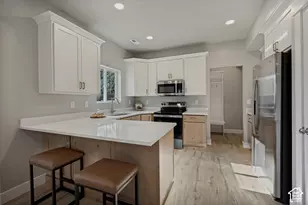 1110 Liberty Cottage Ct, Ogden, UT 84404 - Photo 7