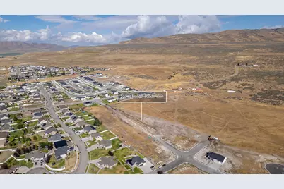 2463 W 1150 N #13, Tremonton, UT 84337 - Photo 9