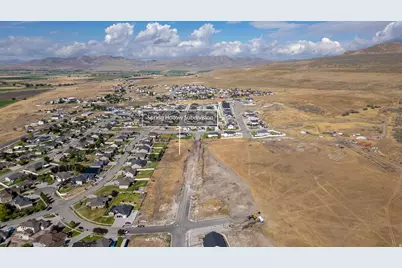 2463 W 1150 N #13, Tremonton, UT 84337 - Photo 11