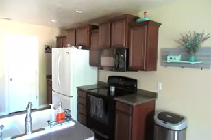 1624 N Hollyhock Cir W, Farmington, UT 84025 - Photo 7