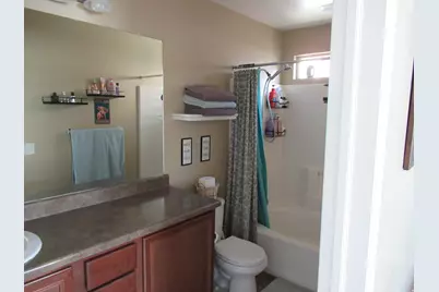 1624 N Hollyhock Cir W, Farmington, UT 84025 - Photo 15