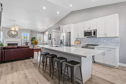 984 N 400 W #B, American Fork, UT 84003 - Photo 9