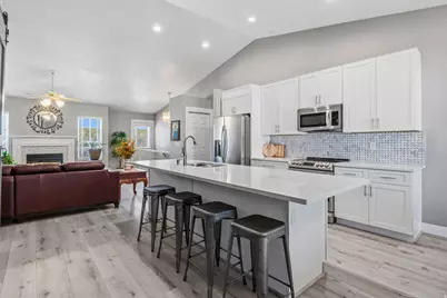 984 N 400 W #B, American Fork, UT 84003 - Photo 9