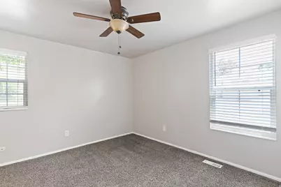 77 W Pheasantbrook Cir N, Centerville, UT 84014 - Photo 17
