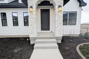 2 S 1150 E, Smithfield, UT 84335 - Photo 3
