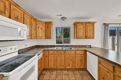 761 N Blackhorse Dr E, Spanish Fork, UT 84660 - Photo 9