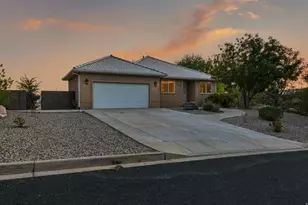509 W Damascus Dr, Bloomington, UT 84790 - Photo 1