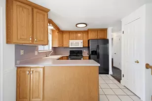 6986 S Lexington Dr W, West Jordan, UT 84084 - Photo 7