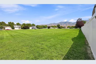 205 E Clermont Ln, Stansbury Park, UT 84074 - Photo 27