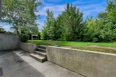 5714 S Laurelwood St, Holladay, UT 84121 - Photo 33