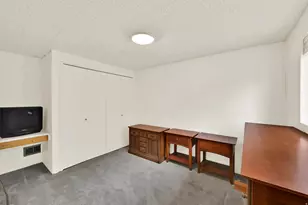 5714 S Laurelwood St, Holladay, UT 84121 - Photo 29