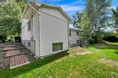5714 S Laurelwood St, Holladay, UT 84121 - Photo 31