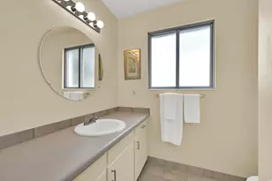 5714 S Laurelwood St, Holladay, UT 84121 - Photo 25