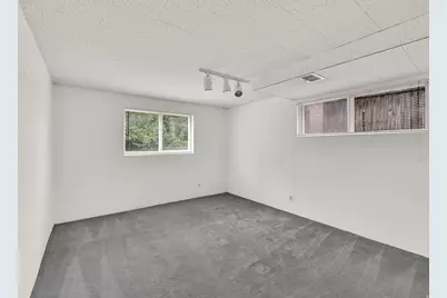5714 S Laurelwood St, Holladay, UT 84121 - Photo 23