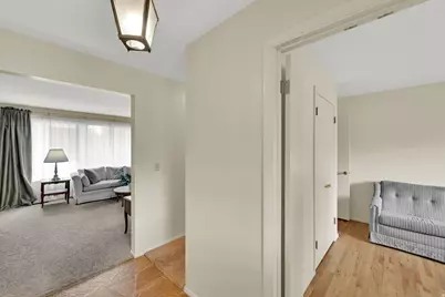 5714 S Laurelwood St, Holladay, UT 84121 - Photo 7