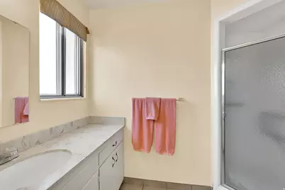 5714 S Laurelwood St, Holladay, UT 84121 - Photo 23