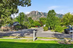 5714 S Laurelwood St, Holladay, UT 84121 - Photo 5