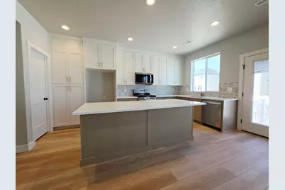 2951 N Devon Dr #246, Plain City, UT 84404 - Photo 3