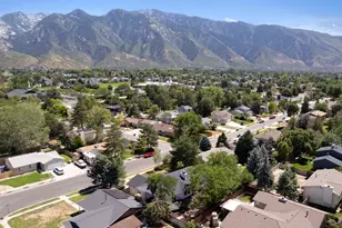 9828 S 2240 E, Sandy, UT 84092 - Photo 7