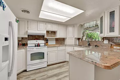 3876 S 2050 W, Roy, UT 84067 - Photo 7