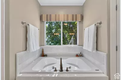 3226 E Marthas Cv, Cottonwood Heights, UT 84093 - Photo 49