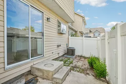 1098 S 1000 E #12, Provo, UT 84606 - Photo 15