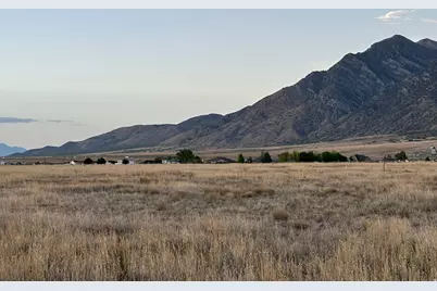 463 S 300 E, Mona, UT 84645 - Photo 5
