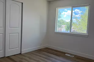 8287 S Valencia Cir, Sandy, UT 84093 - Photo 13