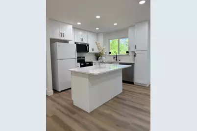 8287 S Valencia Cir, Sandy, UT 84093 - Photo 7