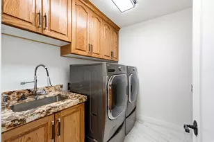 941 N Sandhurst Dr, Salt Lake City, UT 84103 - Photo 35