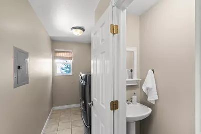 7920 S Pear Tree Cir, Sandy, UT 84094 - Photo 7