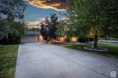 3704 E Brighton Point Dr S, Cottonwood Heights, UT 84121 - Photo 1
