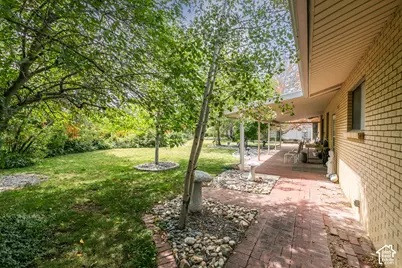 3704 E Brighton Point Dr S, Cottonwood Heights, UT 84121 - Photo 37