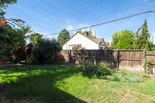 2466 S Highland Dr, Salt Lake City, UT 84106 - Photo 13