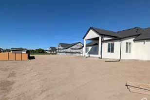 623 S 125 E, Hyde Park, UT 84318 - Photo 7
