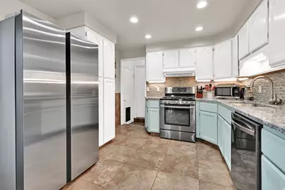 4475 S Vista Dr, South Ogden, UT 84403 - Photo 13