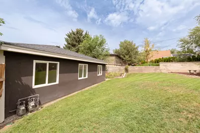 1893 E Wellington Cir, Holladay, UT 84117 - Photo 31