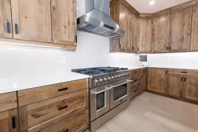 691 E Kings Peak Cv, Draper, UT 84020 - Photo 19