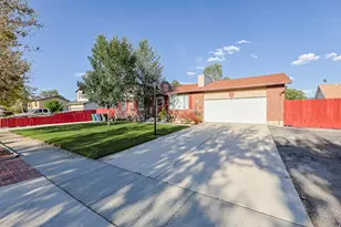 8557 S McIntyre Way, West Jordan, UT 84081 - Photo 35