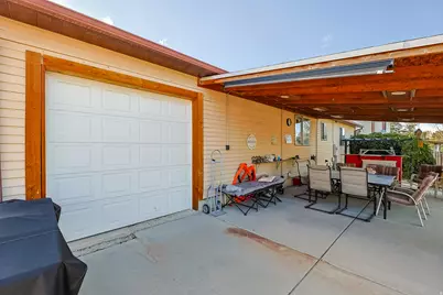 8557 S McIntyre Way, West Jordan, UT 84081 - Photo 27