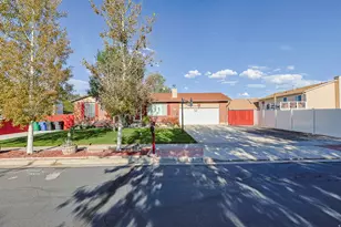 8557 S McIntyre Way, West Jordan, UT 84081 - Photo 37