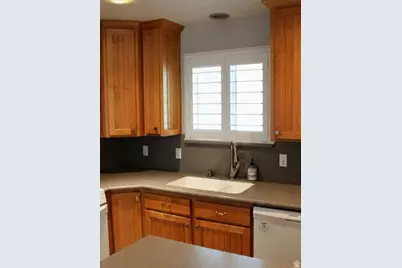 10344 South Eastdell Dr, Sandy, UT 84092 - Photo 23