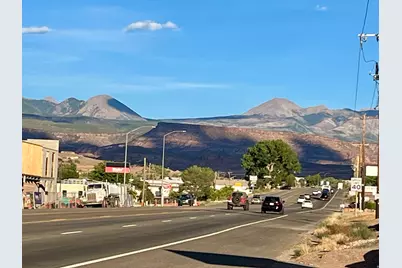 1082 S Main St, Moab, UT 84532 - Photo 3